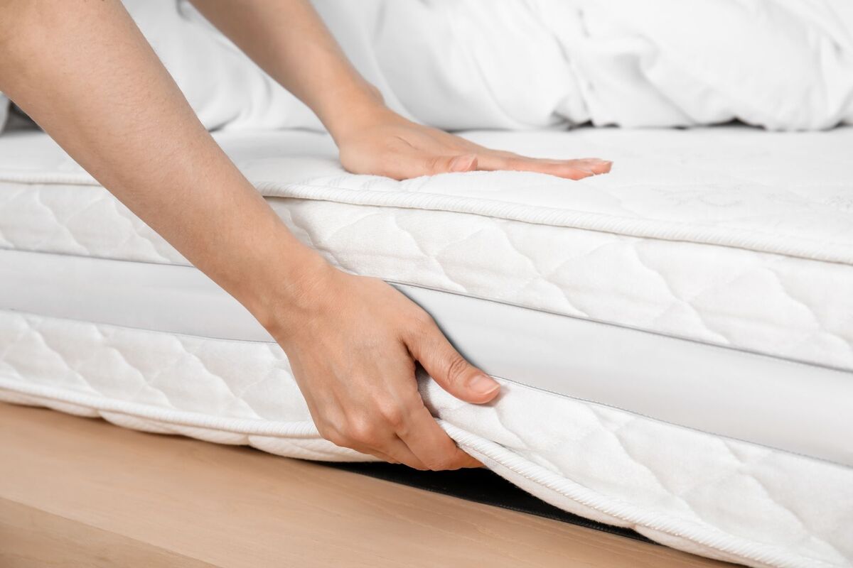 Mon matelas est trop mou : conseils et astuces