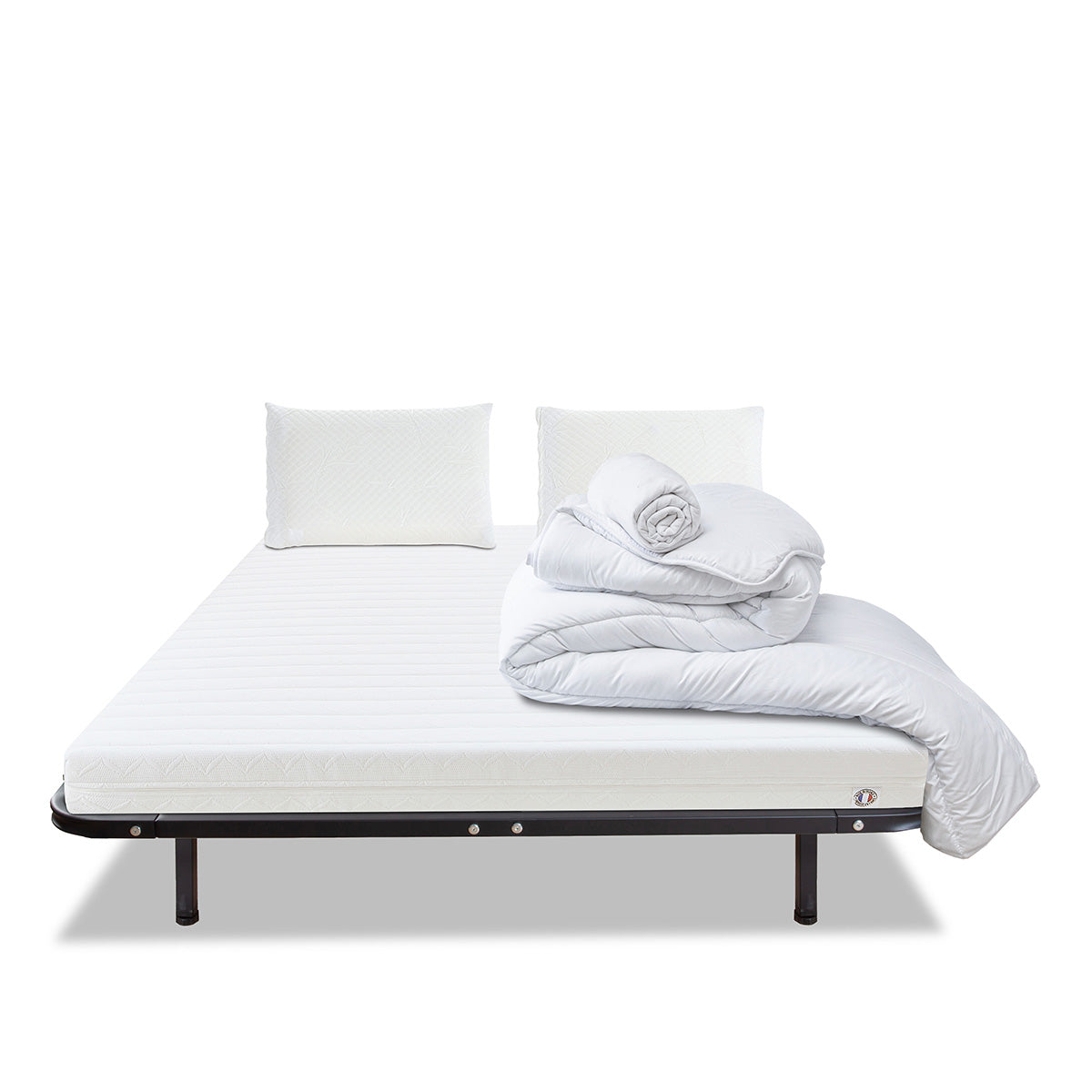 Prêt-à-dormir EGIO avec Cadre à lattes, Couette, Oreillers et Protège-matelas