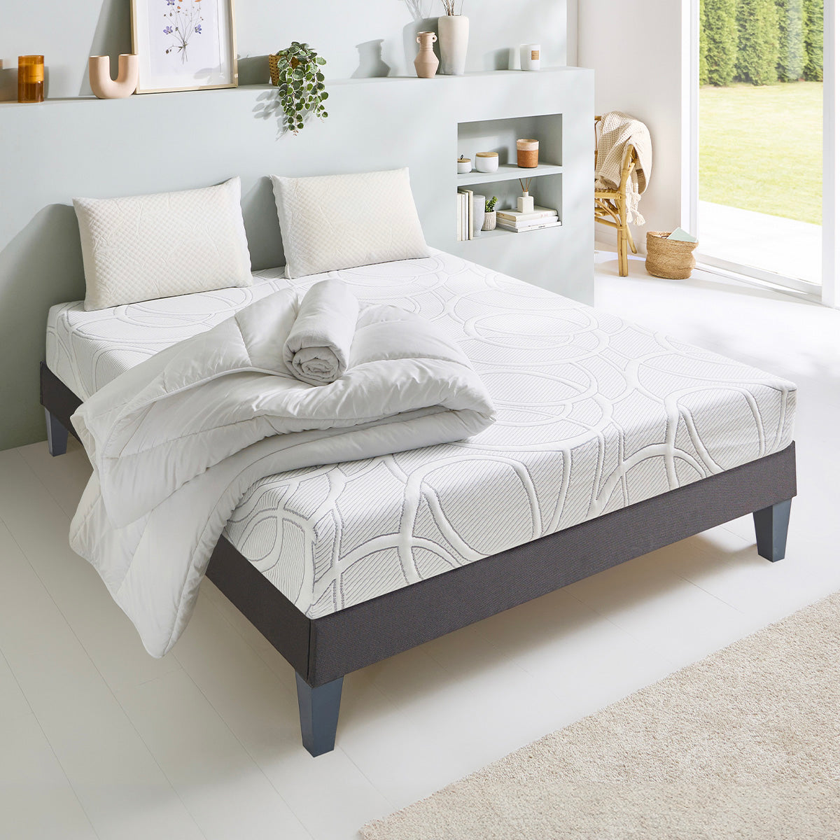 Prêt-à-dormir EUPRAXIE avec Sommier, Couette, Oreillers et Protège-matelas