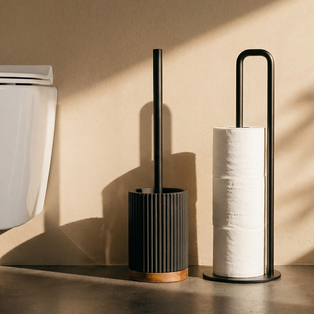 brosse-wc-resine-noire-et-bois-lago