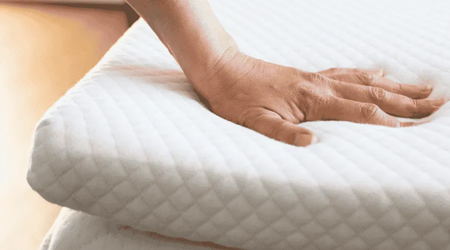 matelas-ferme-ou-moelleux