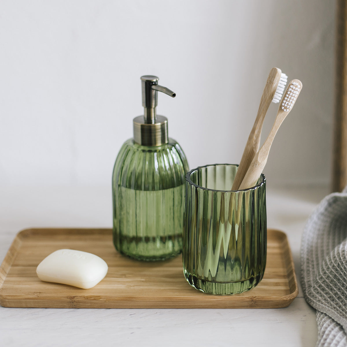 pot-brosse-a-dents-verre-vert-limo