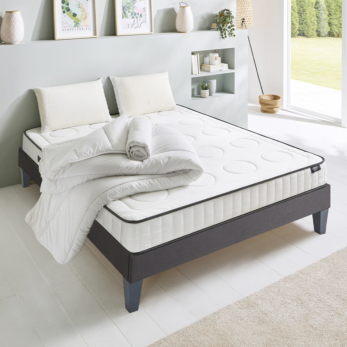 Prêt-à-dormir CRISTAL avec Sommier, Couette, Oreillers et Protège-matelas