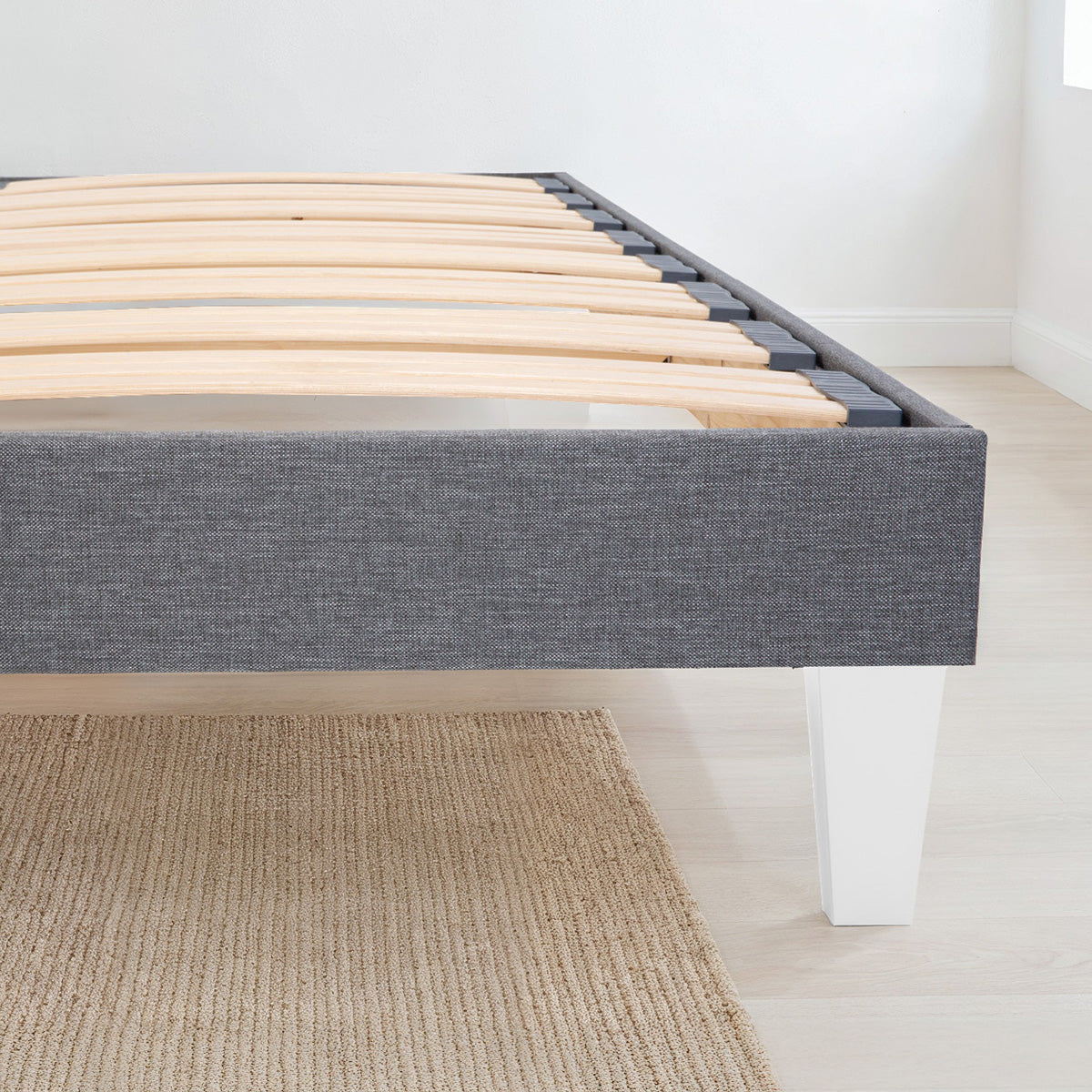 Pied de lit triangulaire - Design scandinave